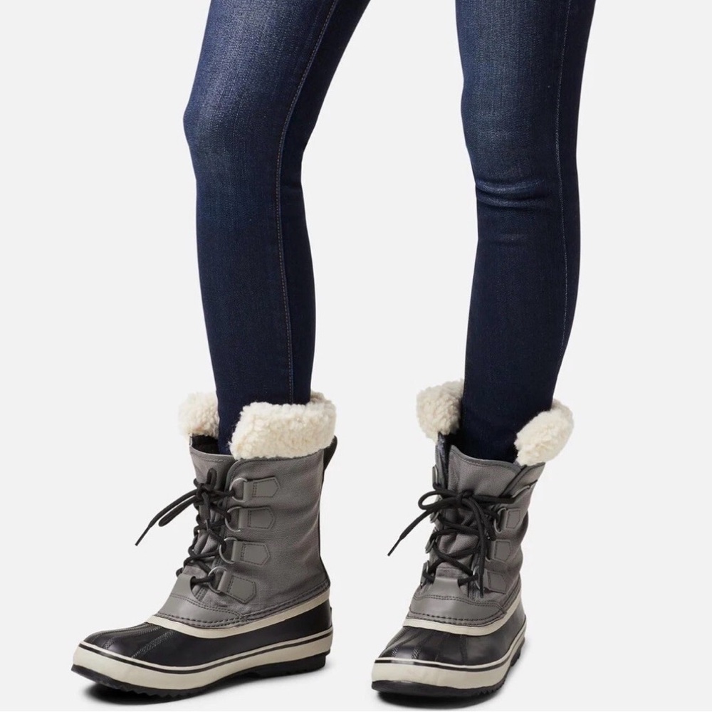Sorel Women's Gray and Black Winter Boots